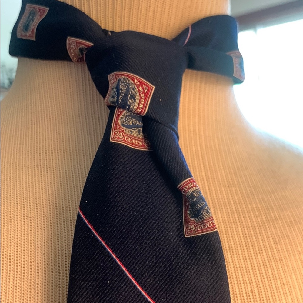 70’s-80’s SMITHSONIAN INSTITUTION RARE INVERTED STAMP NECKTIE